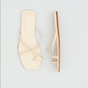 LoQ Cruz Leather Toe-Ring Sandal in Sand Size 40
